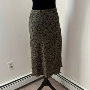 Halston Black and Olive Midi Skirt with side zipper.